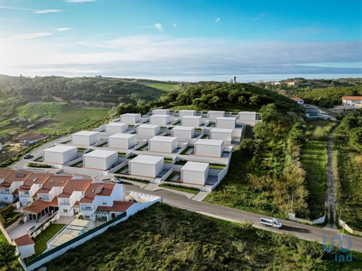 Construction land in São Martinho do Porto with 22184,00 m²