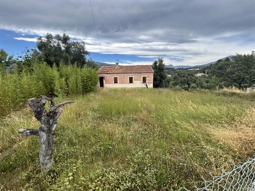 Maison à Réhabiliter avec Vue Magnifique sur le Village