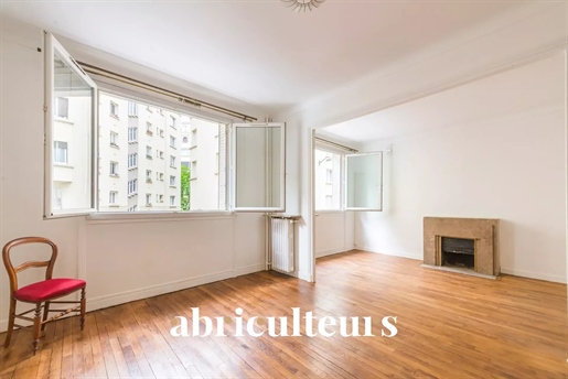 4 room apartment of 83 m2 for sale in Paris, Avenue de la Porte de Montrouge - Ideal for families