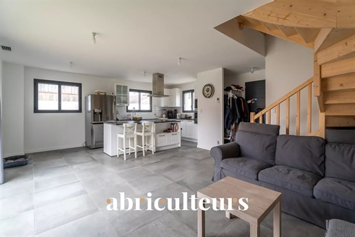 Begles / Centujean District - House - 4 Rooms - 3 Bedrooms - 92 M2 - €465,000