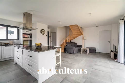 Begles / Centujean District - House - 4 Rooms - 3 Bedrooms - 92 M2 - €465,000