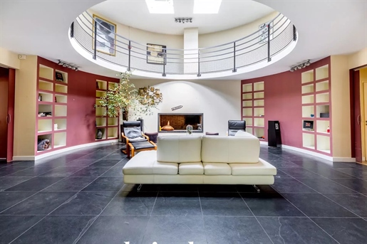 Maison d'architecte style Loft avec Rotonde et grand jardin 9 pièces - 350 m² - Saint-Maur-des-Fossé