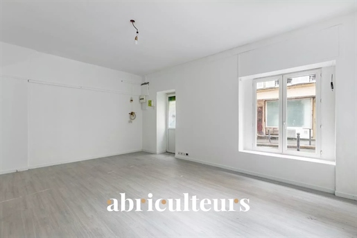 Paris 20Eme- Commercial Premises- 3 Rooms- 54 Sqm- 450 000 €