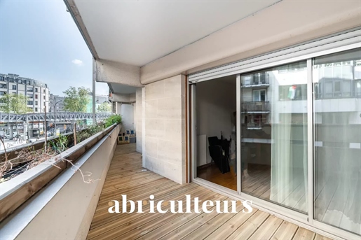 2-room apartment 50m2 with balcony and cellar in Paris