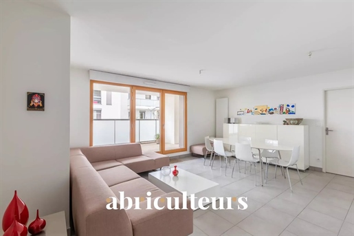 Appartement 4 pièces avec balcon et garage fermé - 75m² - Lyon 8ème (Secteur Jean Moulin )