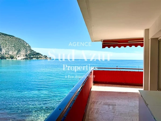 - Exceptional - Waterfront apartment -