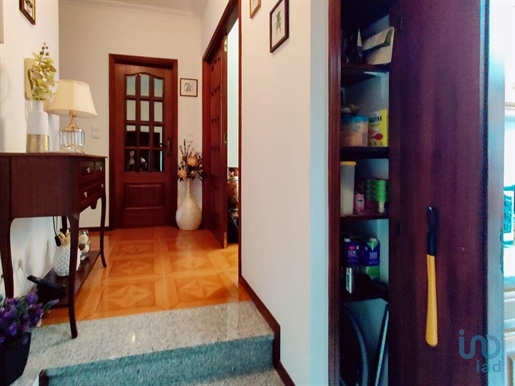 Appartement T3 à Porto de 137,00 m²