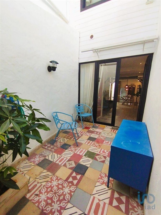 Traditional house with 2 Rooms in Faro with 66,00 m²