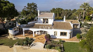 Villa in Carvoeiro met prachtig uitzicht op zee en het platteland