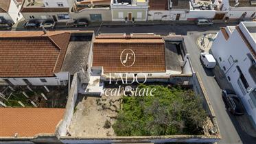 Excellent Investment Opportunity in the Heart of Carvoeiro