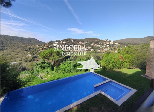 2 houses with mountain view