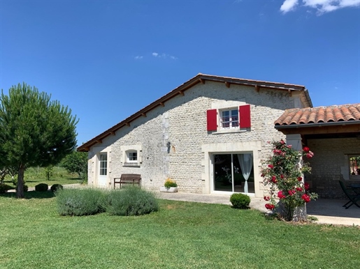 Dpt Charente (16), zu verkaufen Cognac Sud Haus P9 auf einem Grundstück von 4164 m²