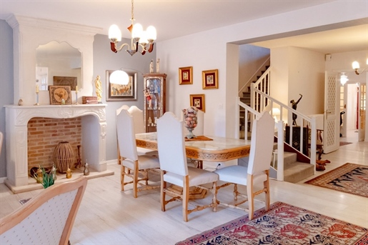 Dpt Charente (16), à vendre Jarnac maison P6 de 200 m² - Terrain de 208,00 m²