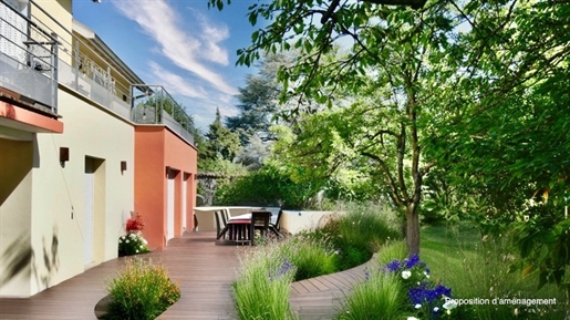Dpt Rhône (69), à vendre Lyon 5Eme Arrondissement maison P8 de 210 m² - Terrain de 758,00 m²