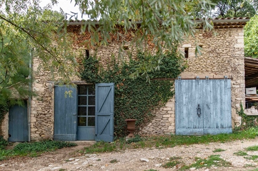 La Roque Sur Pernes (Fontaine Vaucluse) - restored Mas (5 or 6 bedrooms) surrounded by its Countrysi