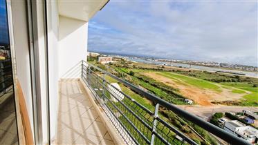 Apartamento de 3 dormitorios con maravillosas vistas libres en Encosta da Marina - Portimão