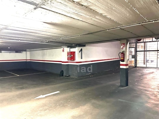 Parkplatz / Garage / Box - 12.00 m2
