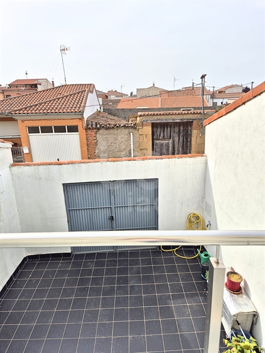 Casa 5 dormitorios - 268.00 m2