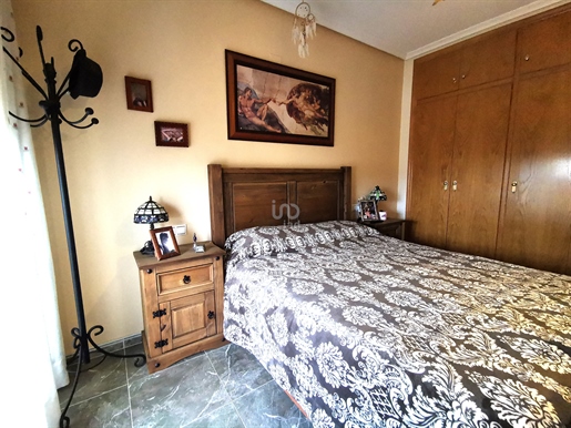 Apartamento 3 dormitorios - 121.00 m2