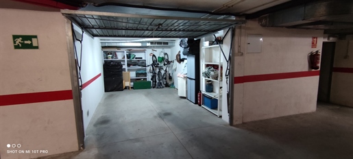 Aparcamiento / garaje / caja - 22.00 m2