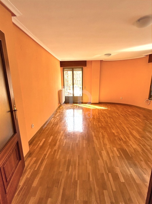 Apartamento 3 dormitorios - 132.00 m2
