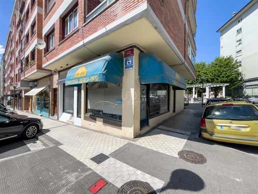 Magasin / local commercial 4 chambres - 66.00 m2