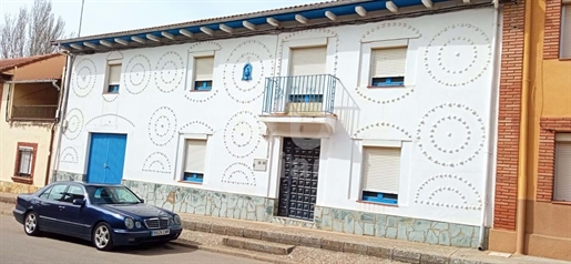Townhouse 8 bedrooms - 435.00 m2