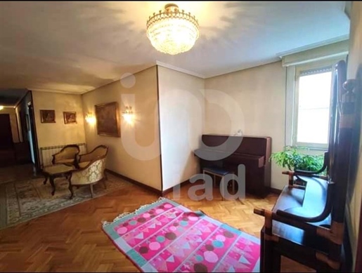 5-Zimmer-Wohnung - 190.00 m2