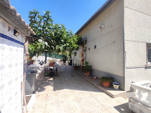 Casa 5 dormitorios - 220.00 m2