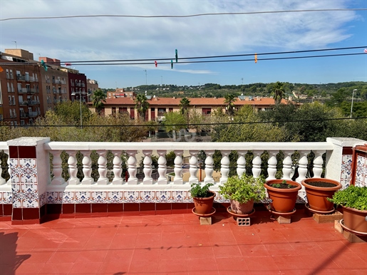 Casa 5 dormitorios - 143.00 m2