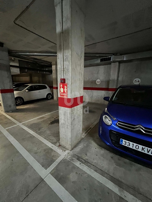 Parkplatz / Garage / Box - 5,00 m2