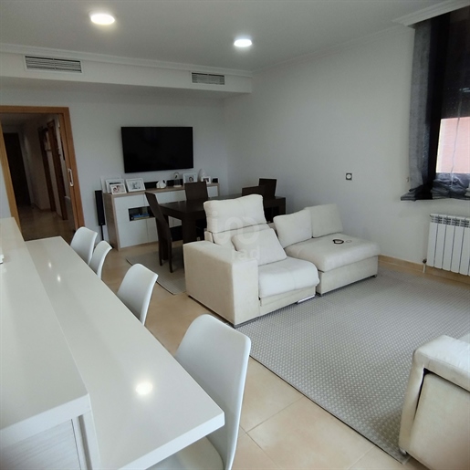 House 6 bedrooms - 240.00 m2