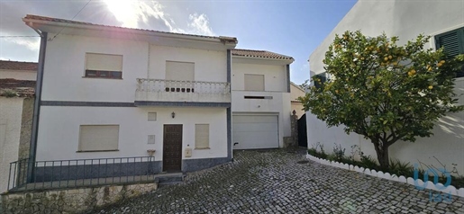 Maison traditionnelle T3 à Leiria de 174,00 m²