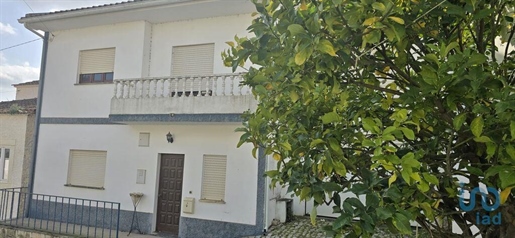 Maison traditionnelle T3 à Leiria de 174,00 m²