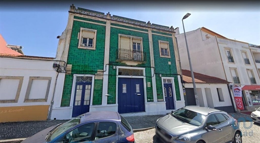 Town House with 3 Rooms in Santarém with 328,00 m²