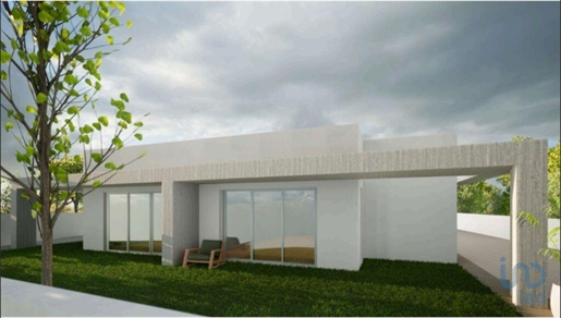Maison T3 à Aveiro de 120,00 m²