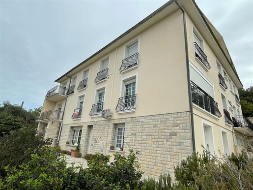 Spécial investisseur: Immeuble comprenant 19 appartements à vendre à Bollène