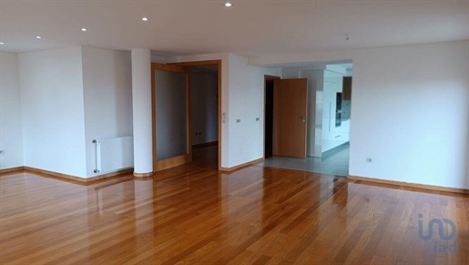 Apartment with 4 Rooms in Porto with 208,00 m²