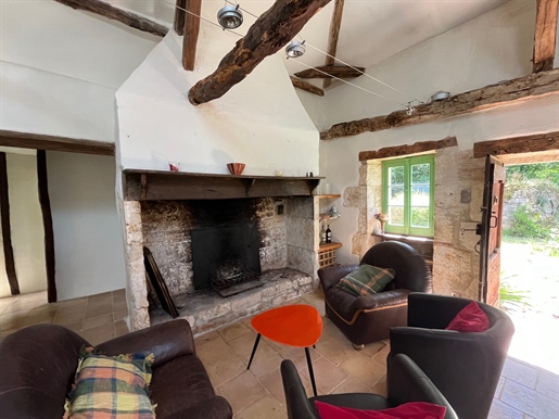 Steinhaus mit außergewöhnlichem Blick auf das Quercy Blanc-Tal: Charme und Authentizität