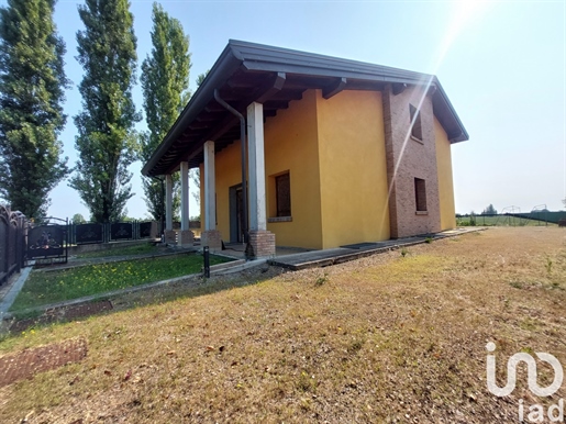 Vendita Casa indipendente / Villa 200 m² - 4 camere - Bagnolo in Piano