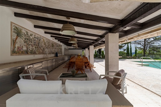 Renovated Quinta on a 5-hectare estate in the heart of Arrábida