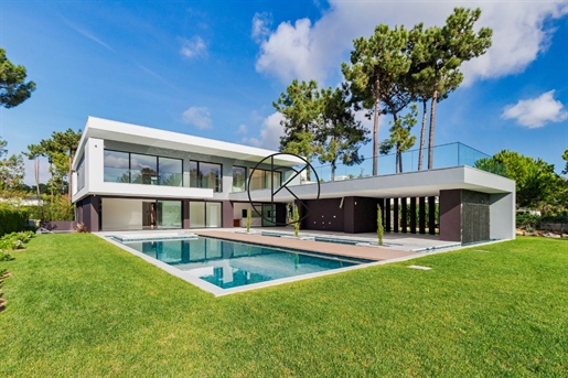 Exceptional villa on the Golf of Aroeira