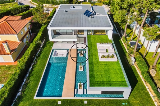 Exceptional villa on the Golf of Aroeira
