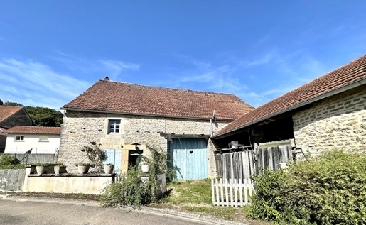 Starý kamenný dom na renováciu v Noidant le rocheux