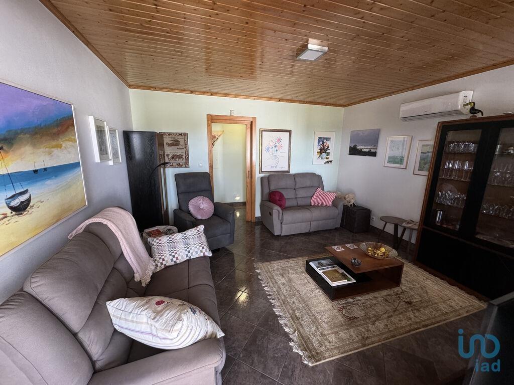 Home / Villa with 3 Rooms in Piedade with 149,00 m²