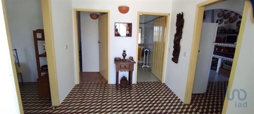 Traditional house with 2 Rooms in Faro with 98,00 m²