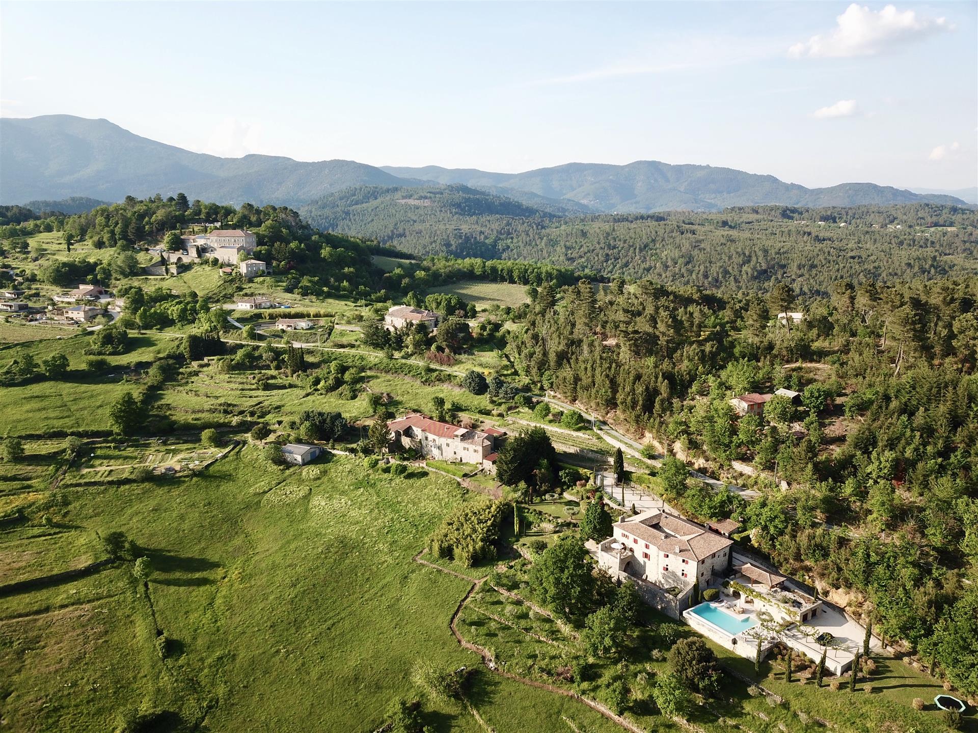 Extraordinär bostad i Ardeche