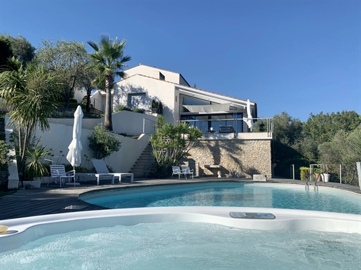 Stunning modern villa 15mn away from Mougins and the sea