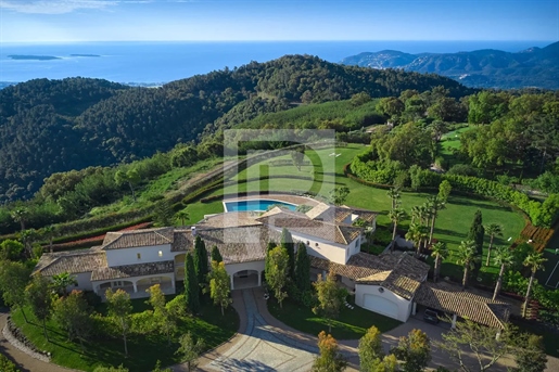 Prestigious villa with panoramic view of the bay of Cannes