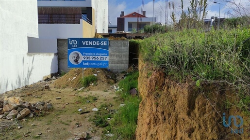 Terreno em Charneca De Caparica E Sobreda de 107,00 m²